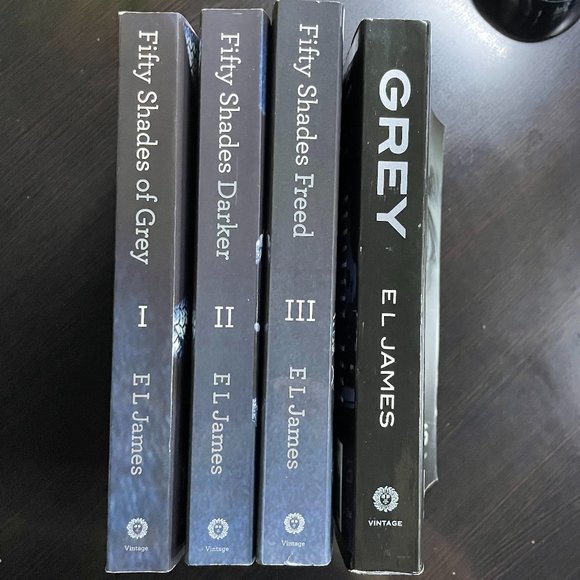 FIFTY SHADES in 4 BOOKS Brand New!! (Private Readings not Included!!) Great Gift - Picture 4 of 8